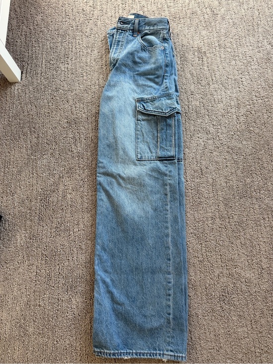 Aritzia Denim - Aritzia Women's Light Blue Relaxed Cargo Jeans
